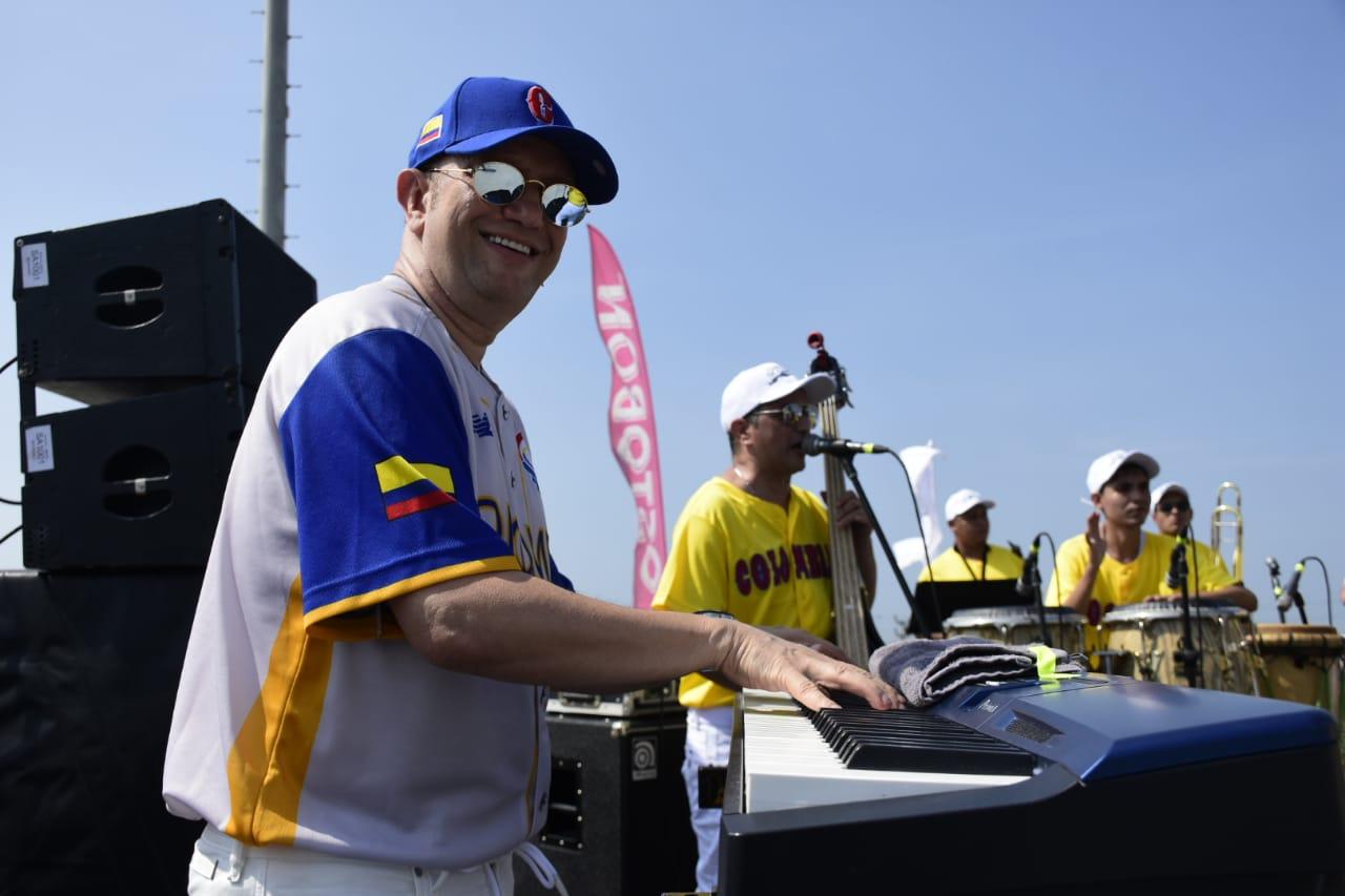 El pianista Chelito de Castro.
