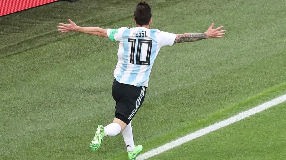 Lionel Messi festeja su anotación.  