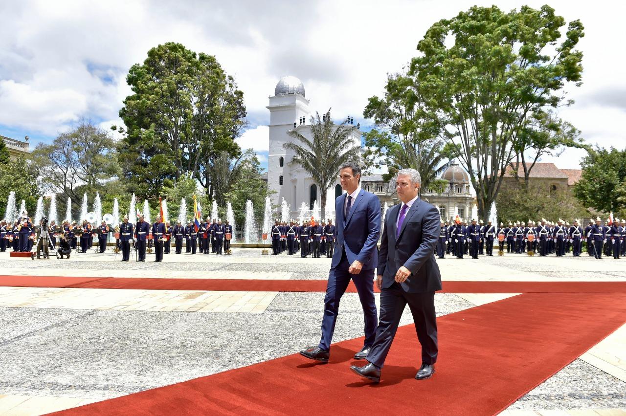Imágenes de la llegada de Pedro Sánchez a Colombia