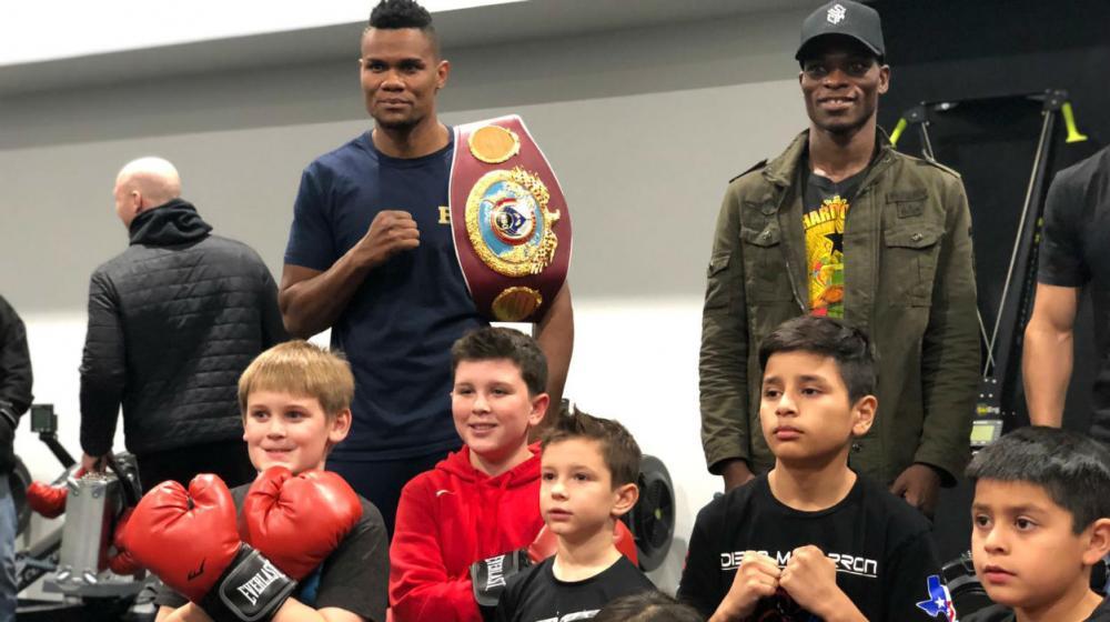 Eleider Álvarez, campeón mundial de peso semicompleto. 