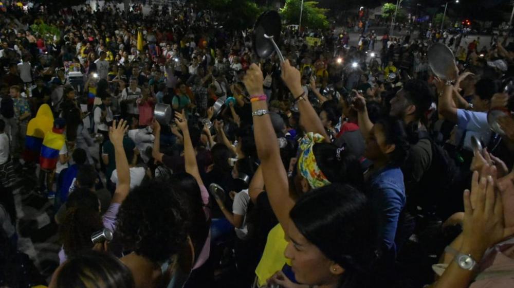El cacelorazo en la Plaza de la Paz