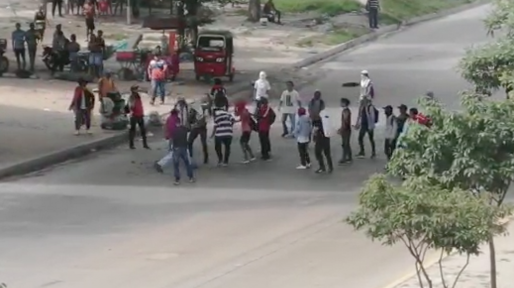 El altercado duró unos minutos y, posteriormente, llegó la Policía. 
