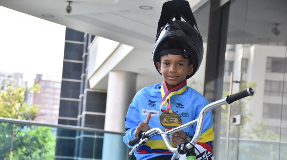 Abraham Barrios Larios, piloto de BMX. 