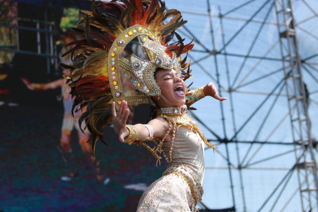 Los niños engalanaron la Plaza de la Paz con un verdadero derroche de alegría en el Semillero del Carnaval.