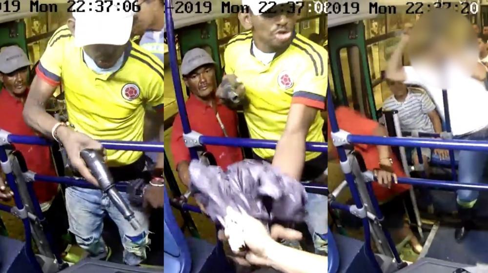 Momentos del atraco y la reacción del pasajero.