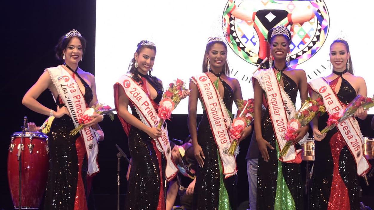 La Reina Popular con su Virreina y Princesas.