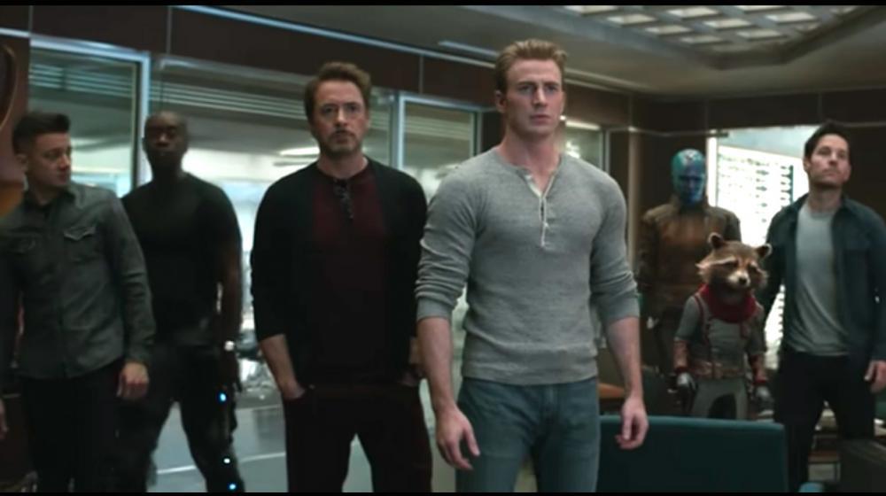 Personajes como Ojo de Halcón, Máquina de Guerra, Ironman, Capitán América, Nebula, Rocket y Ant-Man  aparecen en las secuencias. 