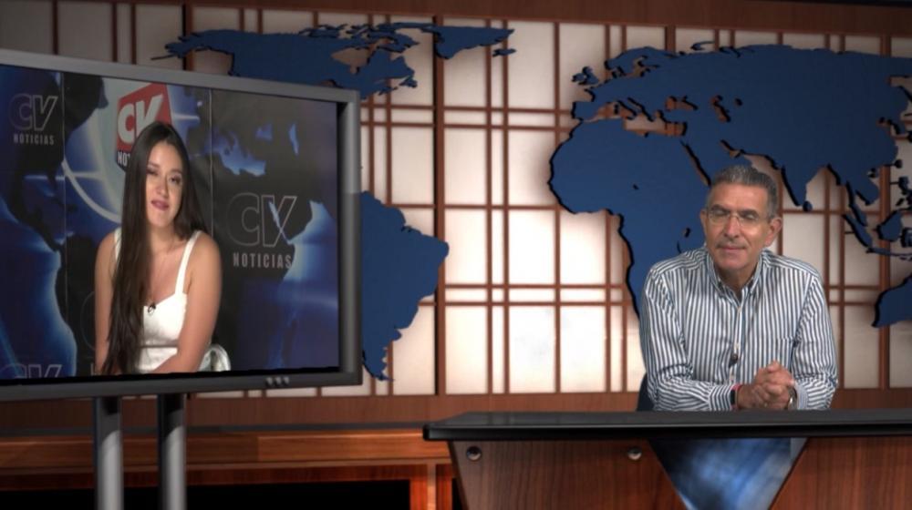 Alejandra Reátiga Aguilar y el periodista Jorge Cura.