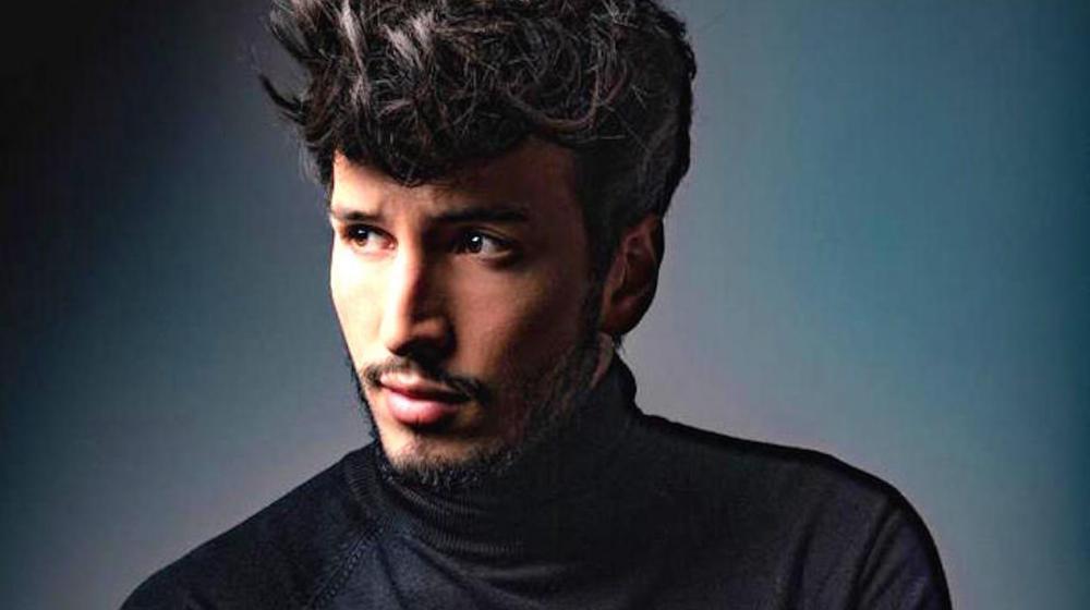  Sebastián Yatra, cantante colombiano.