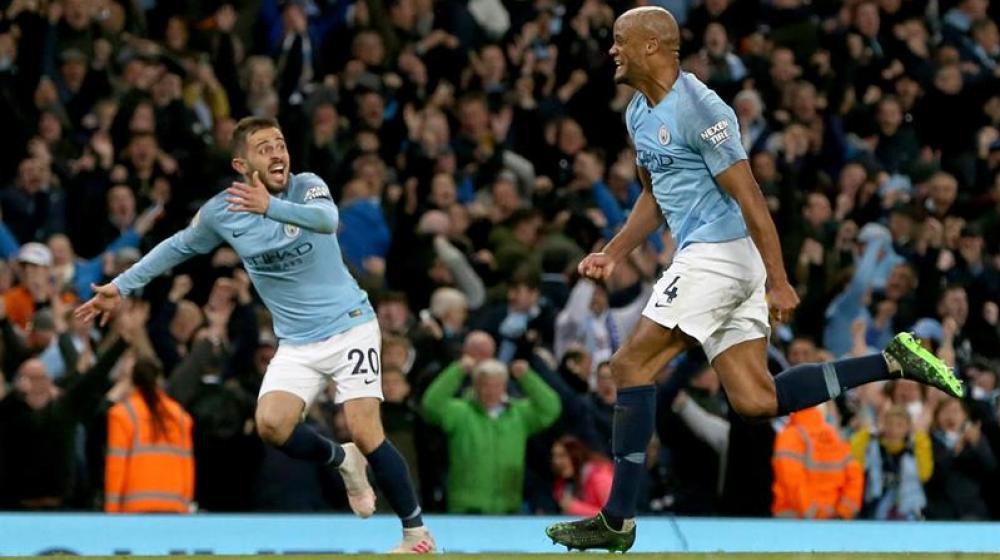 Bernardo Silva y Vincent Kompany, en el festejo del gol.