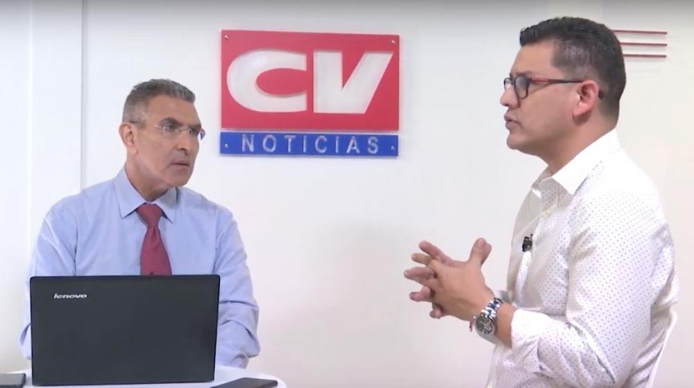 El Secretario de Salud del Atlántico, Armando De la Hoz, durante La Entrevista con el periodista Jorge Cura.