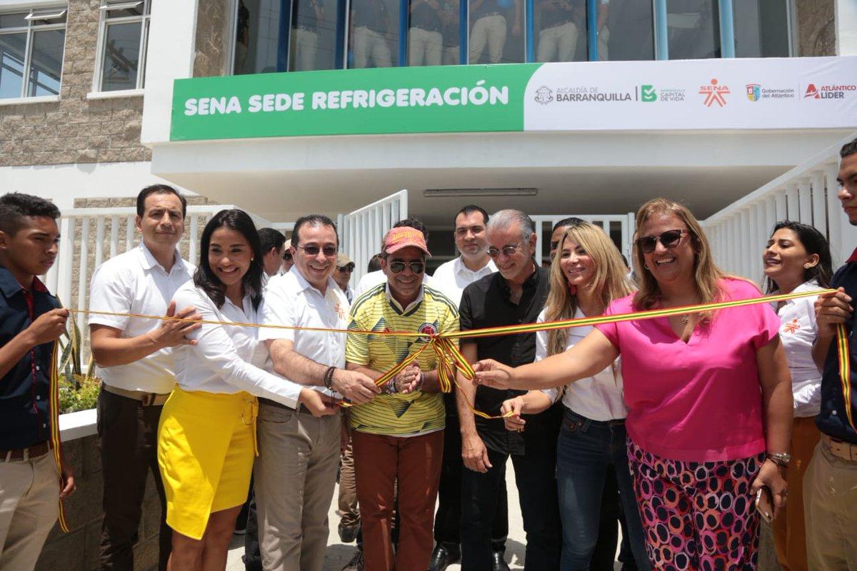 La directora del Sena Atlántico, Jackeline Rojas; el director del Sena Nacional, Carlos Mario Estrada; el Alcalde de Barranquilla, Alejandro Char; el Gobernador del Atlántico, Eduardo Verano; la secretaria General del Distrito, Ana María Aljure y la secretaria de Educación, Bibiana Rincón.