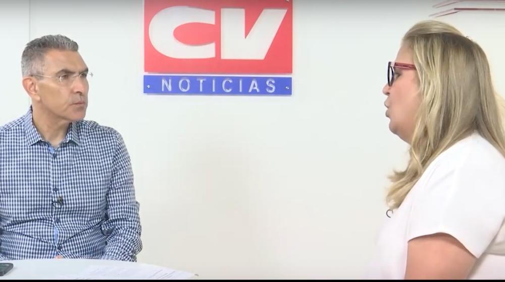 La Secretaria de Educación Bibiana Rincón, durante La Entrevista con el periodista Jorge Cura.
