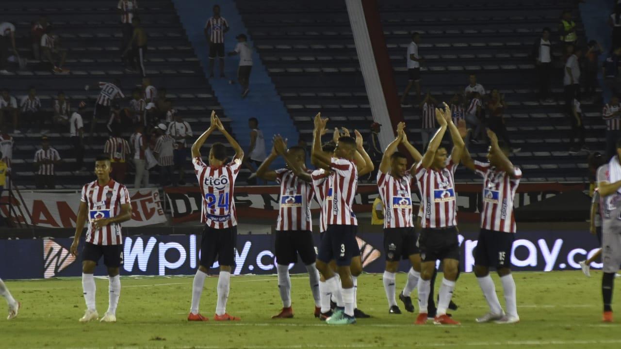 La celebración del equipo al final del partido.