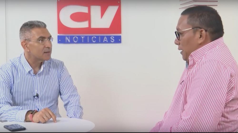 El abogado Leonardo Reales, durante La Entrevista con el periodista Jorge Cura.
