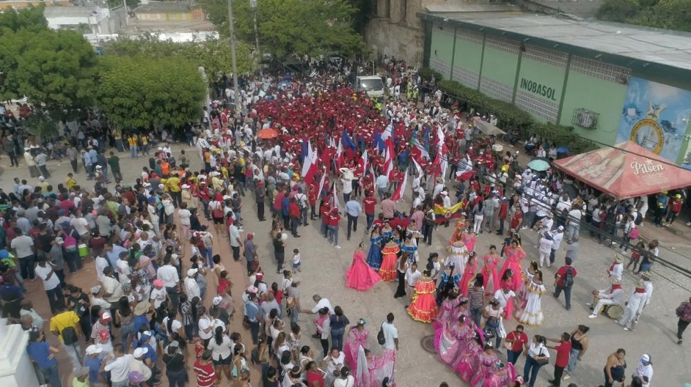 Multitudinaria fue la caravana