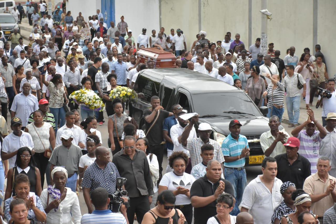 Una multitud acompañó el sepelio del excampeón mundial Prudencio Cardona