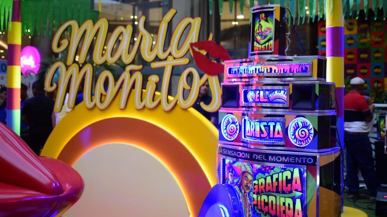 María Moñitos y homenaje picotero.