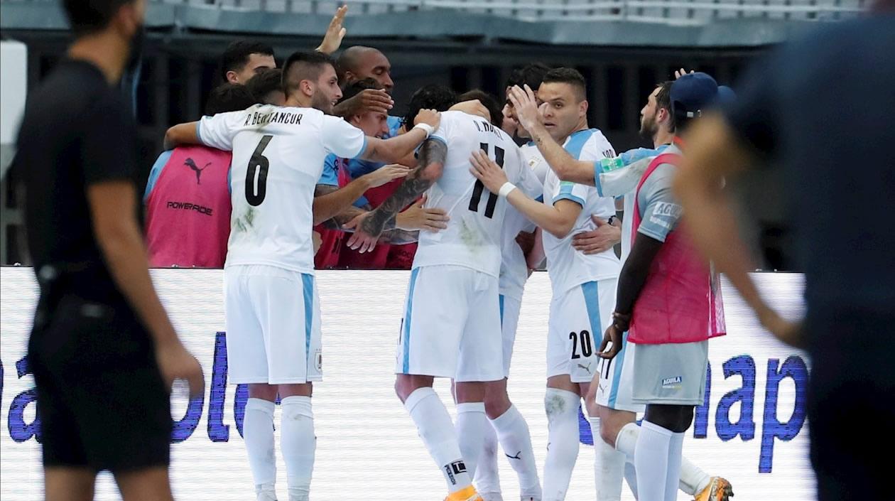 Darwin Nuñez celebra su gol, el tercero de Uruguay.