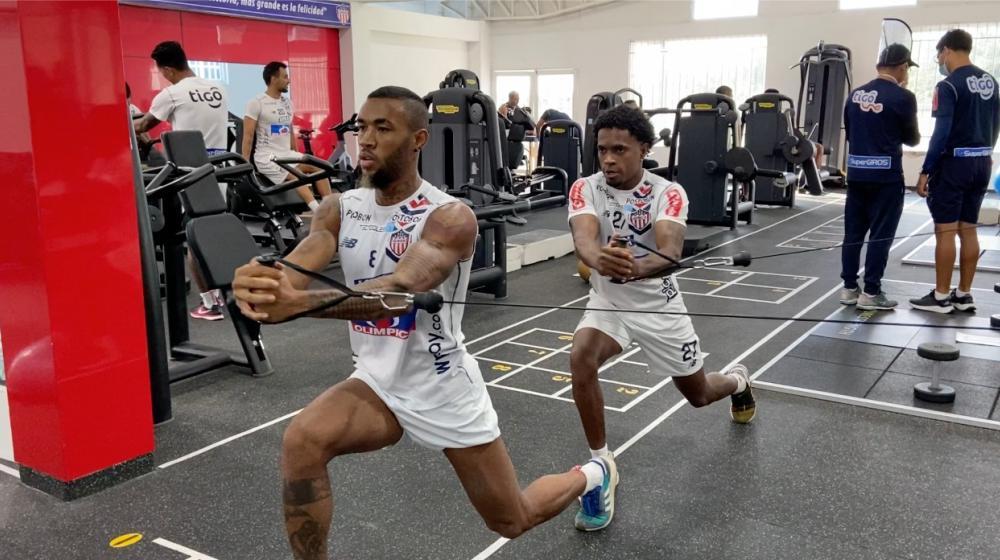 Freddy Hinestroza en gimnasio