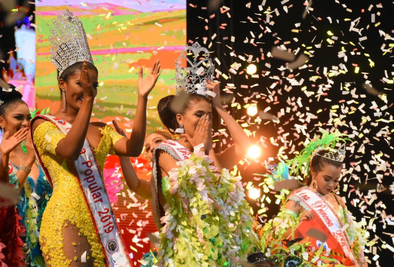 Melanee Cantillo del barrio Evaristo Sourdis Reina Popular del Carnaval 2020.