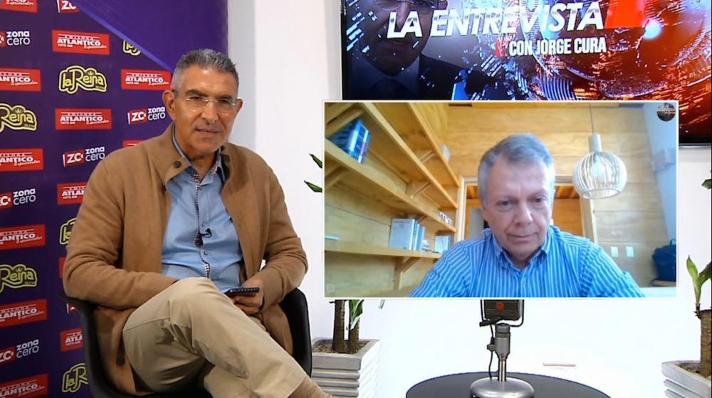 El periodista económico Ricardo Ávila, durante La Entrevista con Jorge Cura.