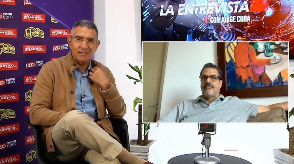 El columnista Mauricio Vargas, durante La Entrevista con Jorge Cura.