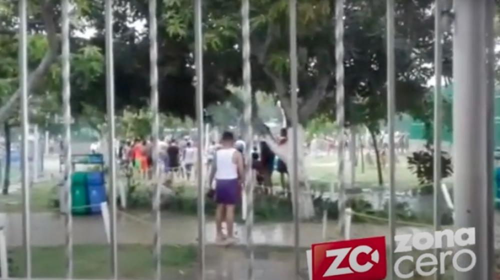 Imagen durante el aguacero en el parque Isolina Majul.