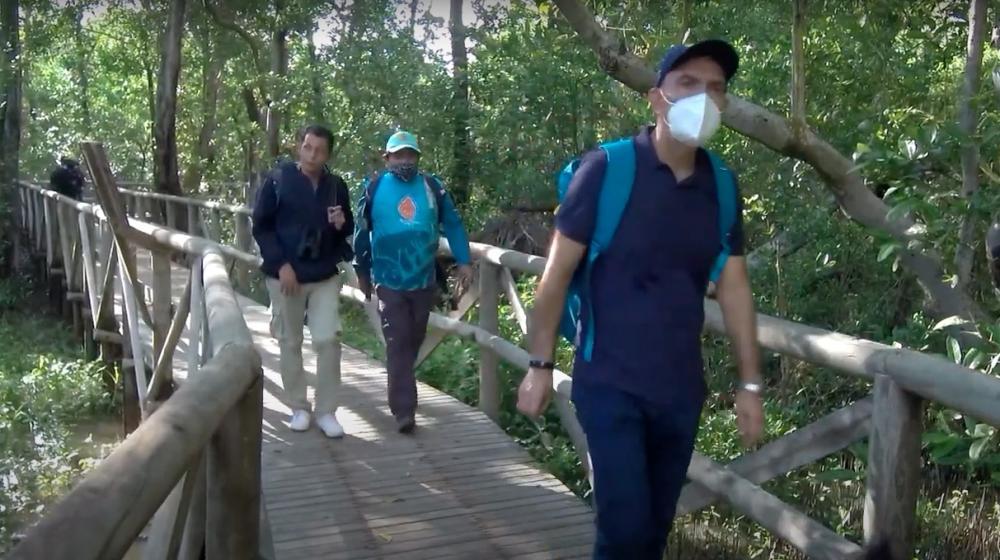 El periodista Jorge Cura Amar en la Vía Parque Isla de Salamanca.