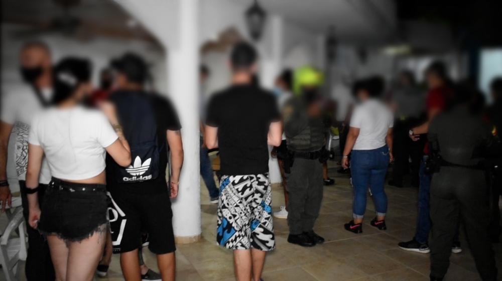 Hostal en La Boquilla con fiesta clandestina.