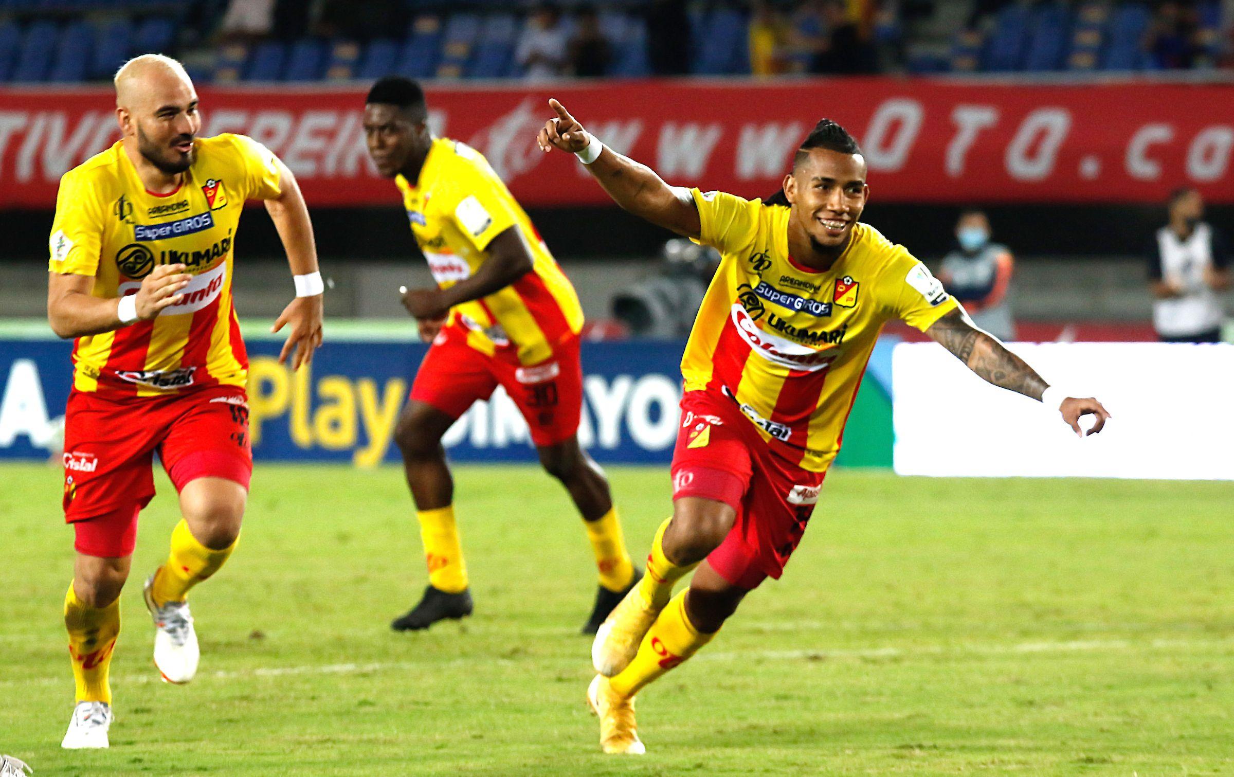Aldair Gutiérrez celebrando el primer gol de los 'matecañas'.