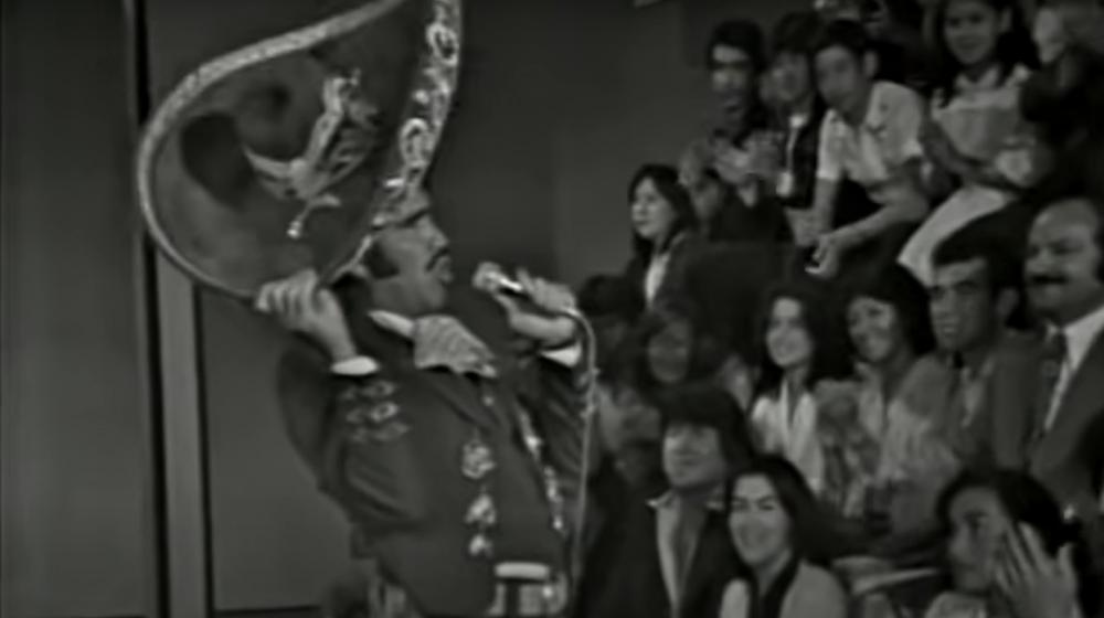 Vicente Fernández durante su presentación en el Show de las Estrellas de 1979. 