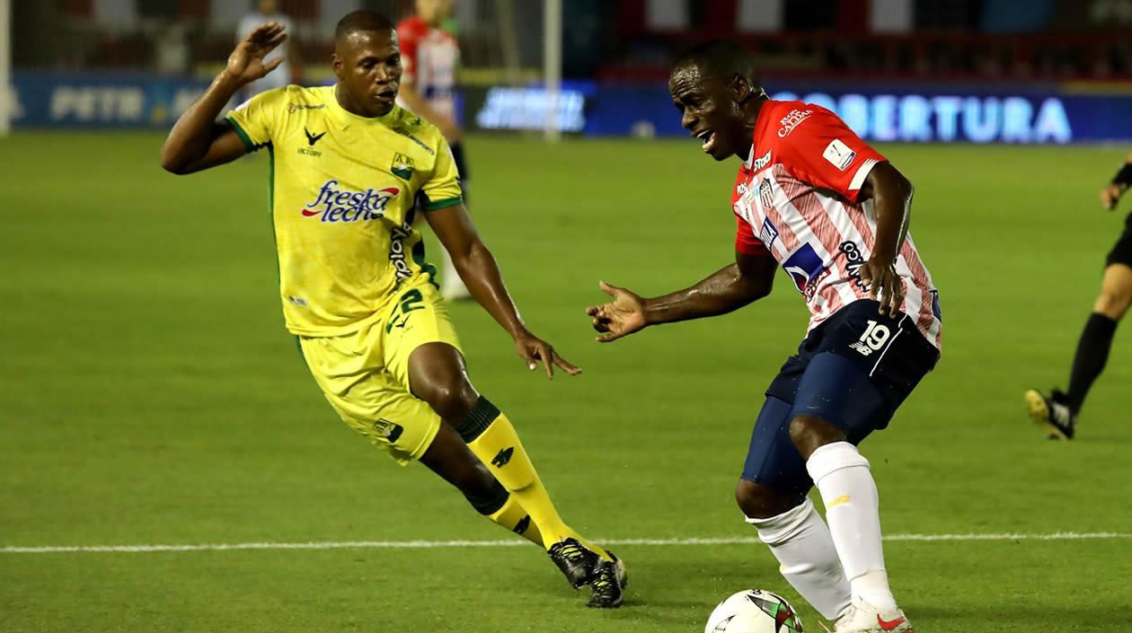 Carmelo Valencia fue inicialista.