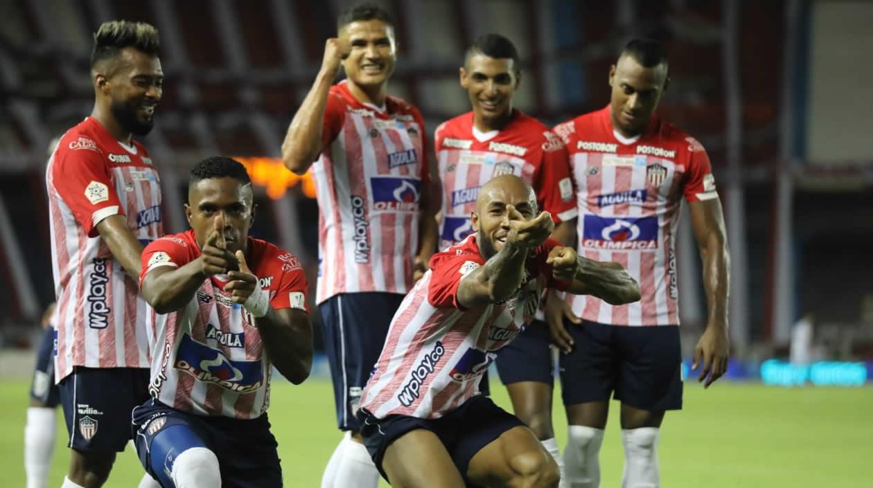 Freddy Hinestroza celebra su gol, el segundo de Junior.