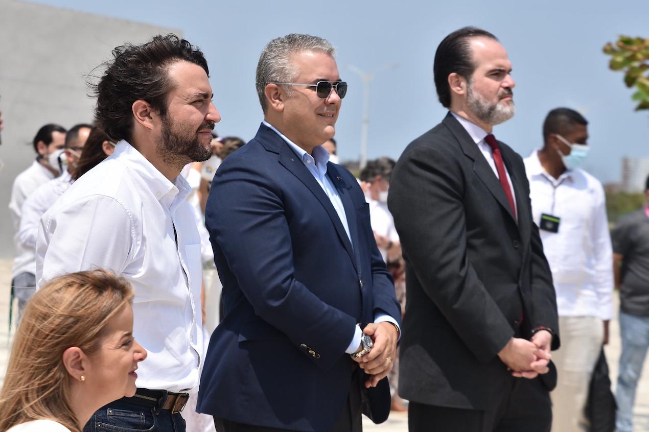 La Gobernadora, el Alcalde, el Presidente Duque y el Presidente del BID.