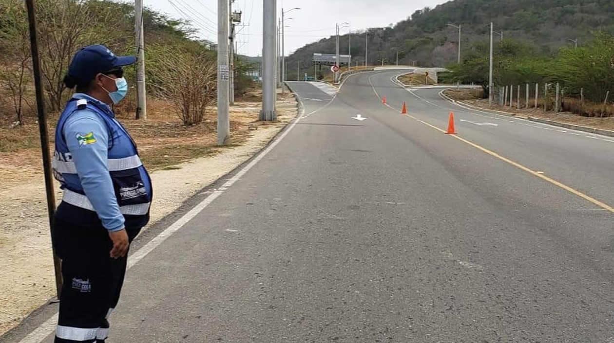Controles del tránsito en los accesos a Puerto Colombia.