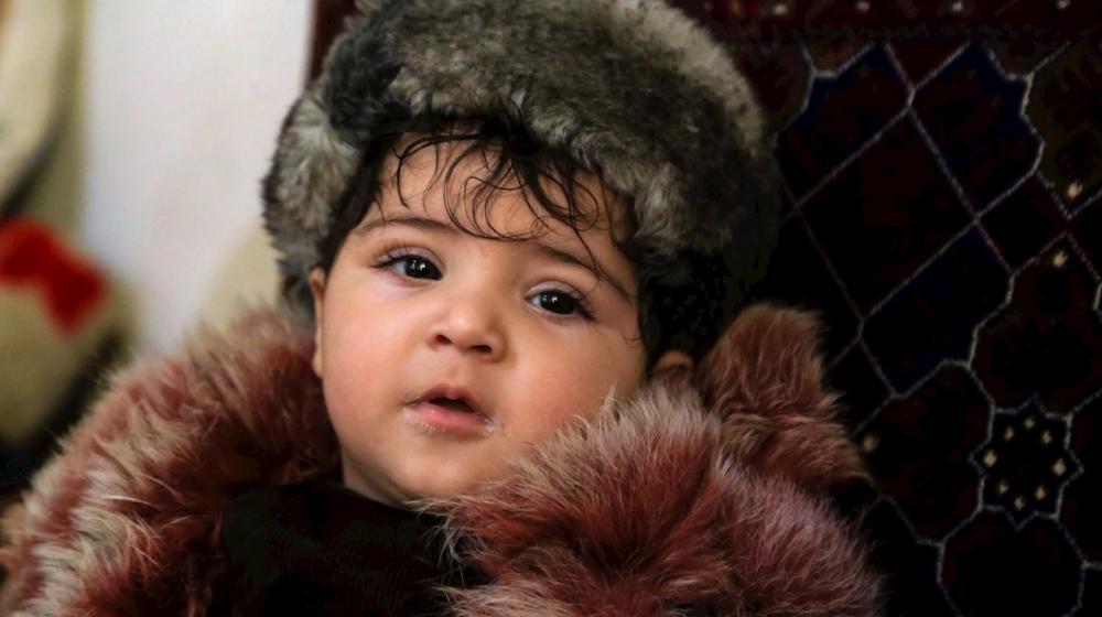El pequeño de ahora casi siete meses se encuentra con los abuelos del niño en Kabul, a la espera de reunirse con sus padres.