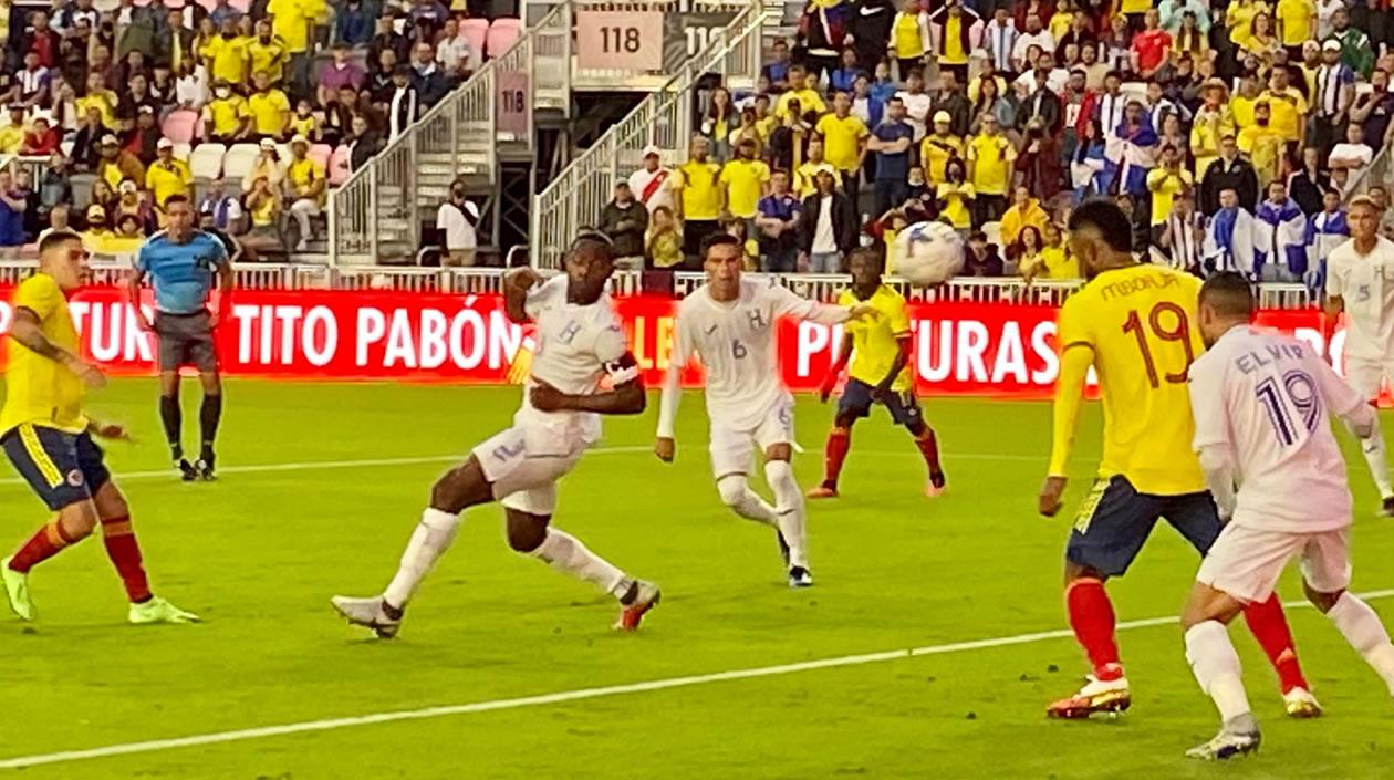 Remate de Juan Fernando Quintero para abrir el marcador.