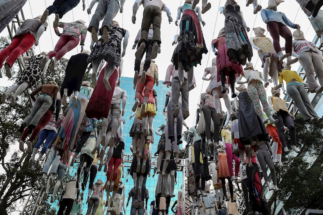  Vista de la instalación Renasciniento, del artista brasileño Siron Franco, creada en honor a las víctimas de la pandemia y profesionales de la salud en Sao Paulo.