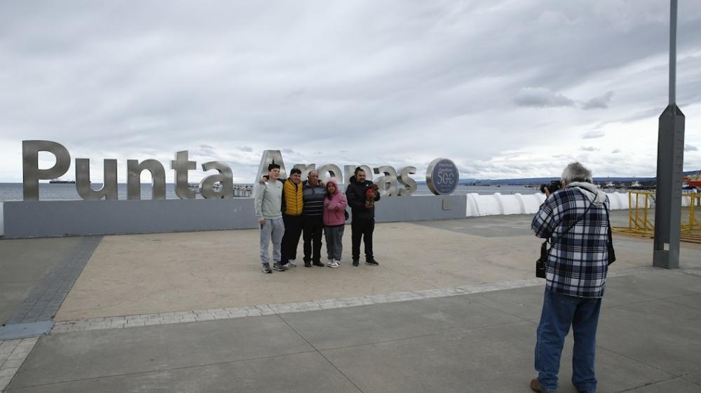 Turistas en Punta Arenas (Chile). 
