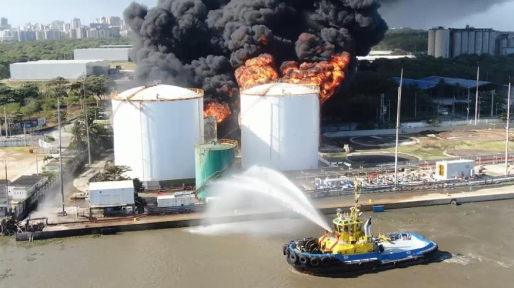 Incendio en el puerto de Compas.