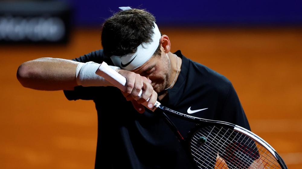 Juan Martín Del Potro llora antes de su último saque. 