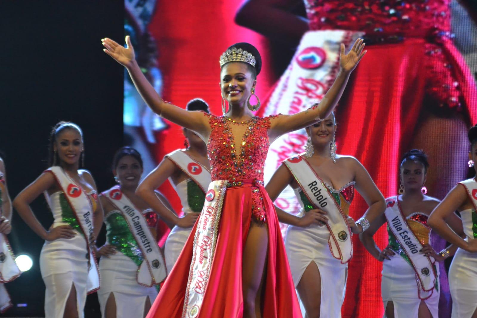 María José Ríos del barrio El Pueblo es la nueva Reina Popular 2022.