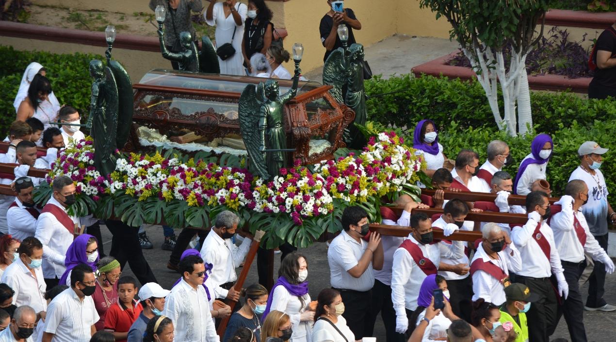 Procesión del Santo Sepulcro en la Catedral María Reina.