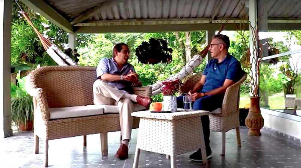 El periodista Jorge Cura Amar con Rafael Manjarrez.