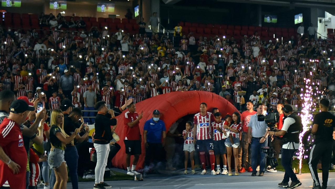 Presentación oficial de Carlos Bacca ante miles de aficionados