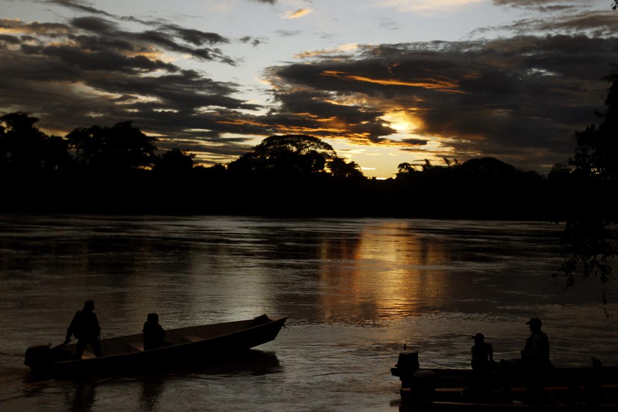 El "río de los siete colores" luce sus mejores trajes de junio y noviembre.