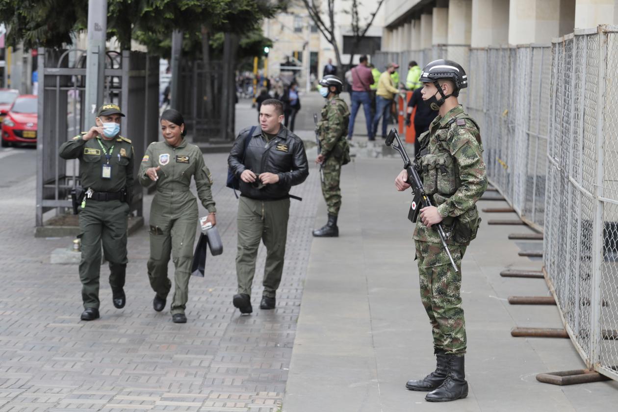 Bogotá se blinda con 15.000 policías y militares para la investidura de Petro