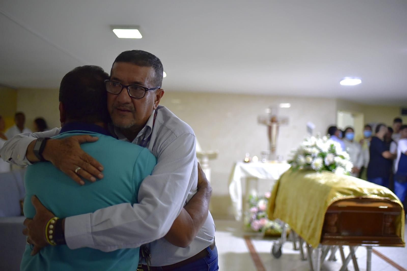 Germán Quiñones, papá de Luis, con Omar Montoya