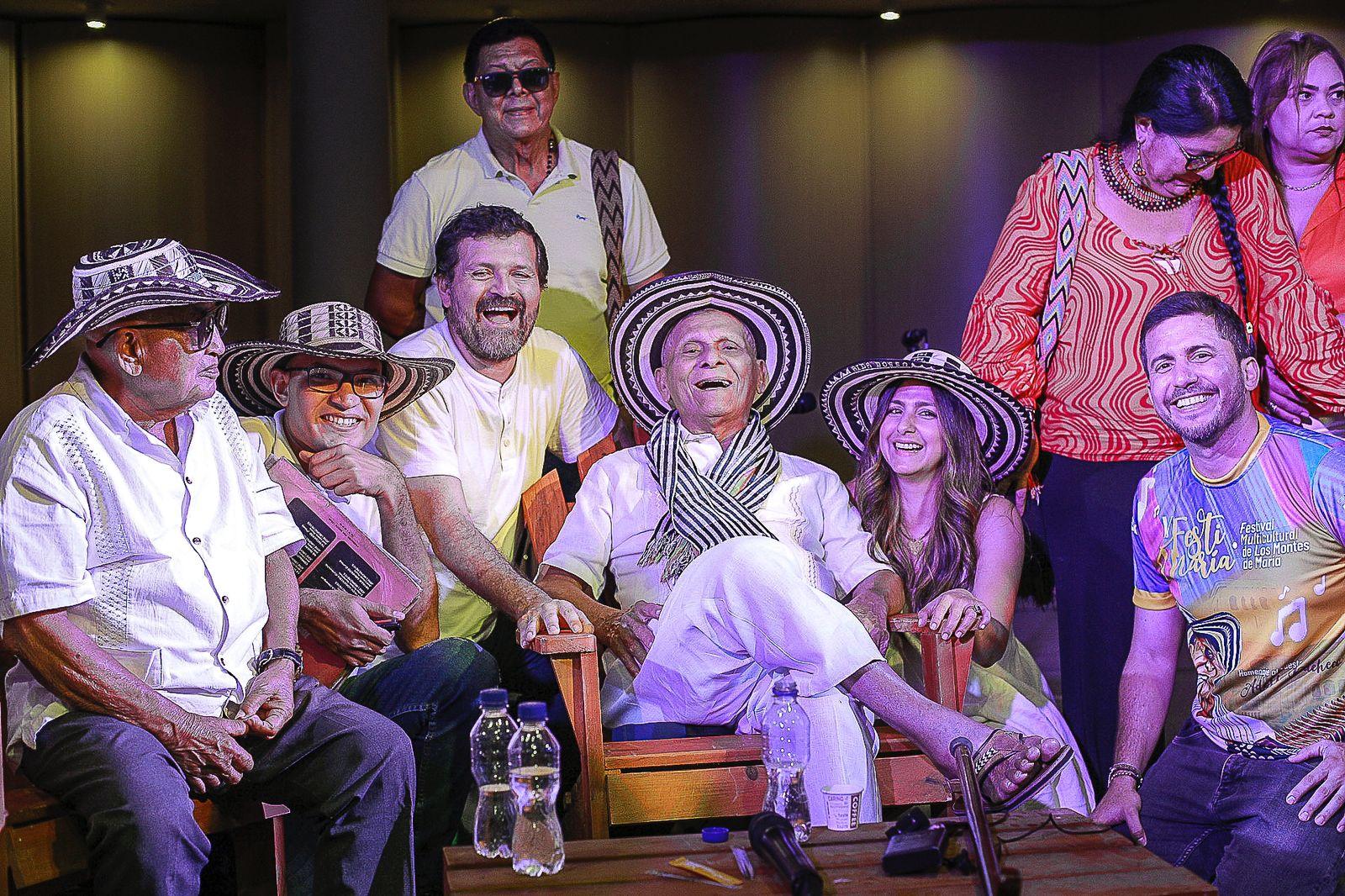 El maestro Adolfo Pacheco en su última aparición pública: el homenaje en el Festival de los Montes de María en El Carmen de Bolívar.